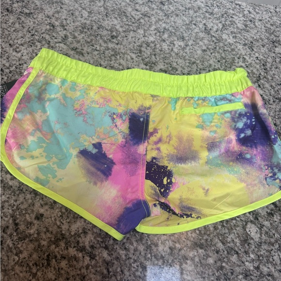 Roxy board shorts - Picture 2 of 2